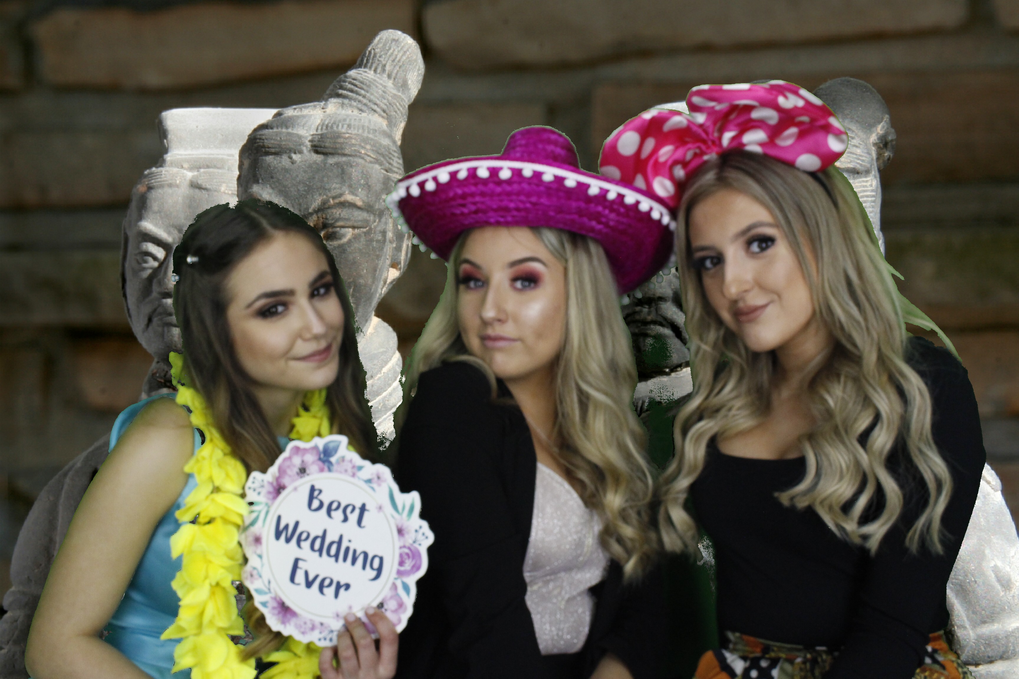 Mr & Mrs Mills | View more photos from the event at gallery.myphotoboothexperience.co.uk/u/MyPhotoBoothExperienceLtd/Mr-Mrs-Mills